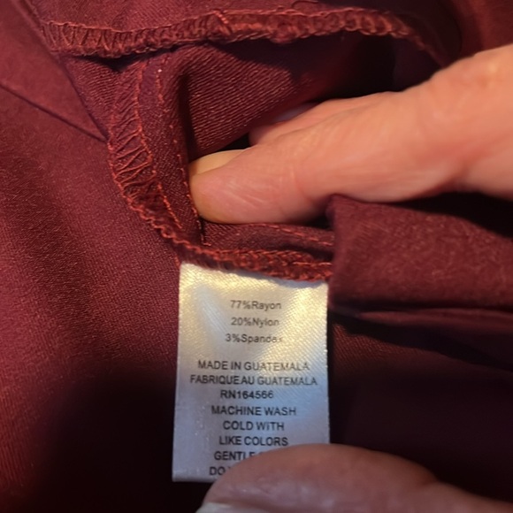 Eric casual wine colored pants. Stretchy. No pockets. New. Size 1X - Picture 5 of 7